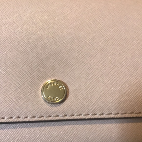 Michael Kors pink crossbody bag - Picture 2 of 12